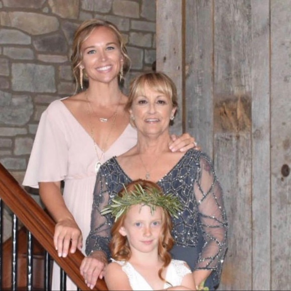 Meet your Posher, Gayle - Picture 2 of 2